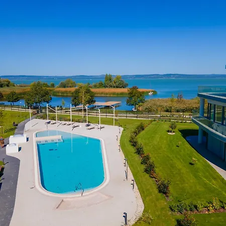 Апартаменты Szemes Bay *
